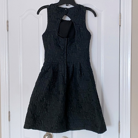 Floral Brocade Fit and Flare dress with Cut Out - Picture 2 of 13